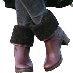 UGG jessia chocolate brown leather booties with shearling inside size 10